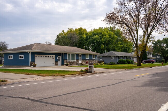 Ranch-Style homes sit along the streets in Le Center.