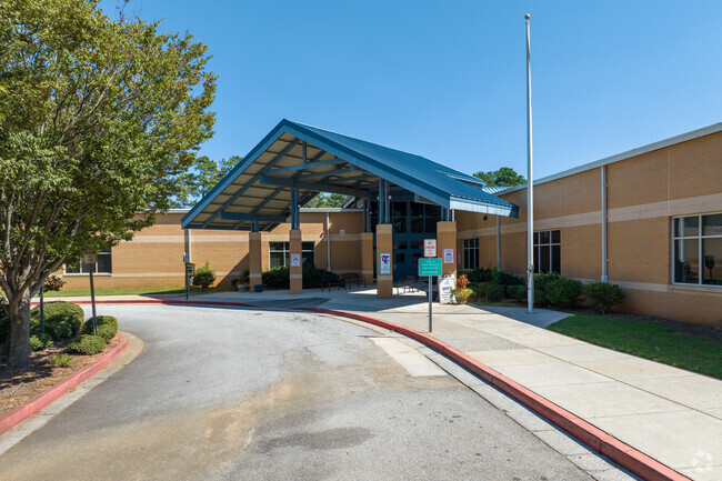 Riverside Elementary School has a student teacher ratio of 12:1.