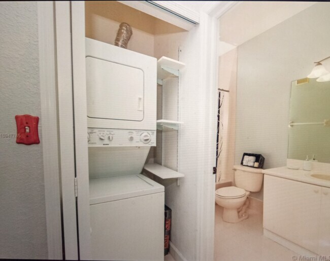 17800 NW 73rd Ave unit Shoma Homes CC of Mi, Hialeah, FL 33015 - photo 5