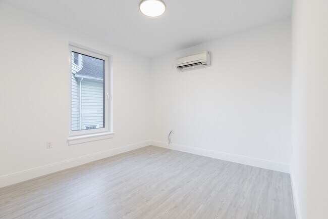 42 N Beacon St unit 304, Boston, MA 02134 - photo 5