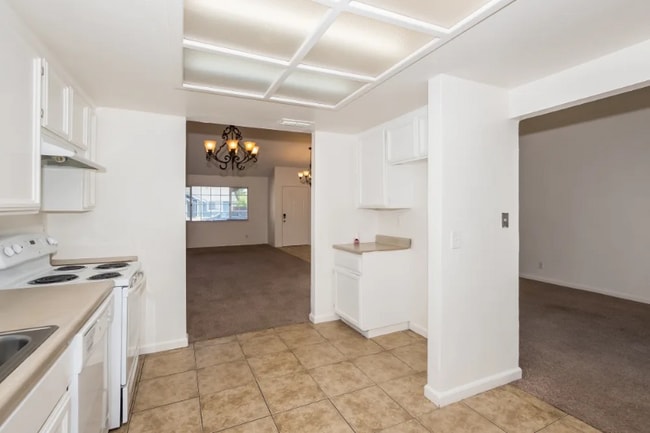 7426 Skander Way, Sacramento, CA 95828 - photo 2