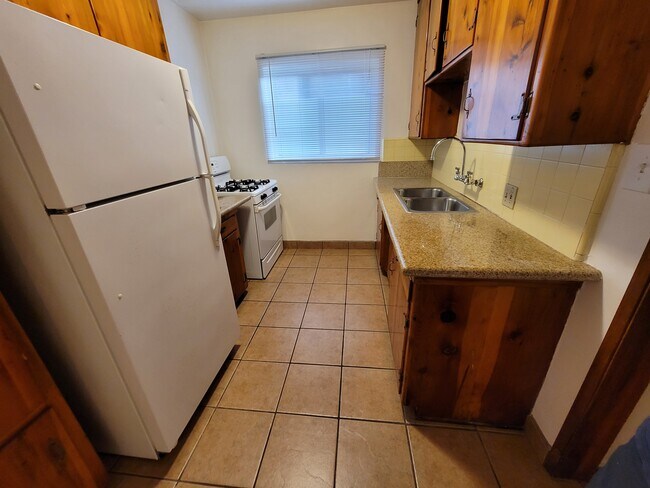 2360 Walgrove Ave unit 3, Los Angeles, CA 90066 - photo 2