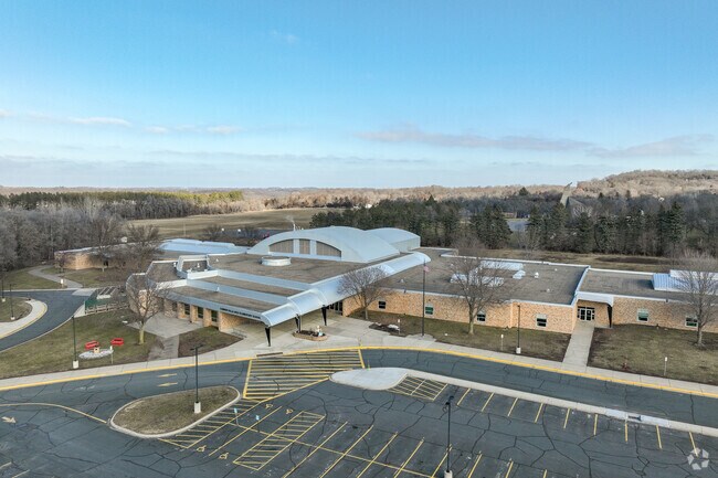 Cannon Falls Elementary has a student-teacher ratio of 11 to 1.