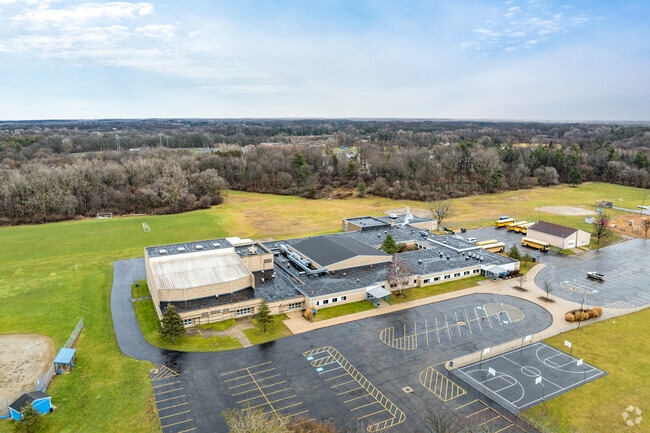 Bath Middle School has good teachers, holding a B rating on Niche.