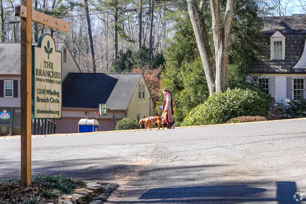 Neighborhood_Branches_ 563718_22125_SH_V1