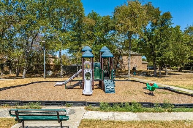 Hutchins locals can bring their littles ones to Sunrise Creek Park for outdoor fun.