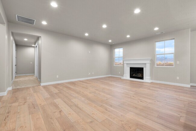 1882 S 2475 W, West Haven, UT 84401 - photo 7