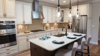 1008 NW Creekside Dr Unit 36476501, Waukee, IA 50263