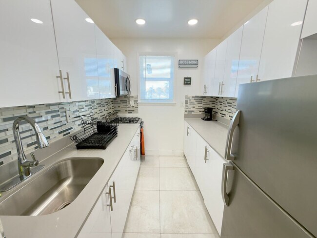 324 Van Buren St unit FL1-ID1358007P, Hollywood, FL 33019 - photo 7