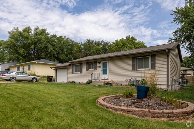 There are several architecture styles found throughout Cheney.