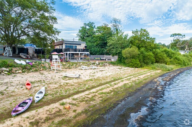 Enjoy waterfront dining at Parsnip Lake House in Lake Ronkonkoma.