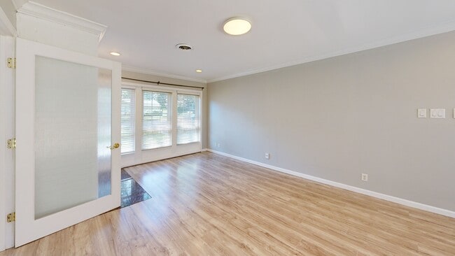 810 Louwen Dr, Saint Louis, MO 63124 - photo 2