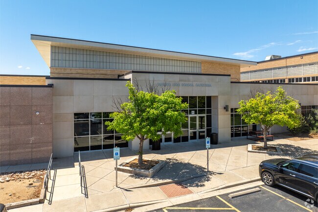 The Snyder Independent School District earns a B minus on Niche.