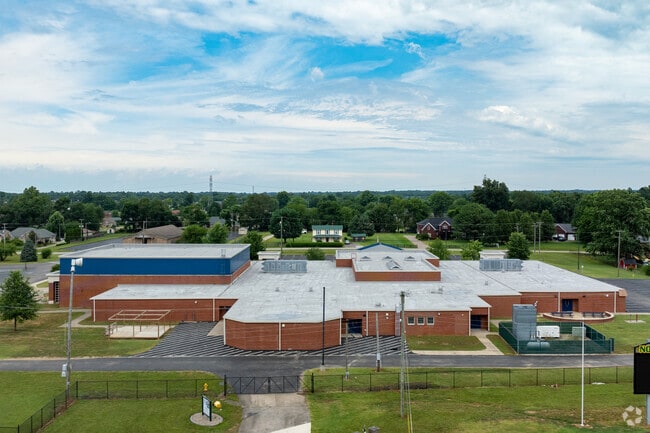 Hebron Middle School has 536 students in attendance.