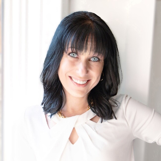 Lisa Thompson, Real Estate Agent in Highland, IN