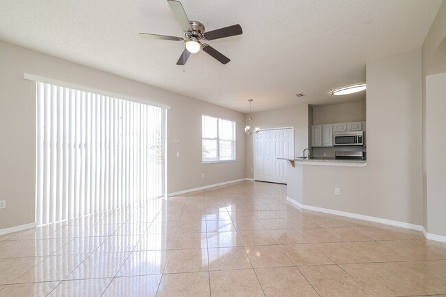 418 Bedlington Ct, Kissimmee, FL 34758 - photo 4