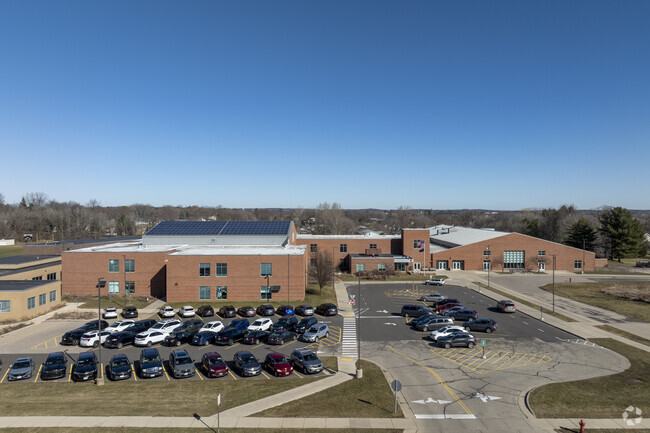 Oregon Middle School offers education in a structured but accepting enviornment.