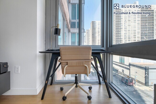 101 W End Ave unit FL6-ID1217, New York, NY 10023 - photo 5