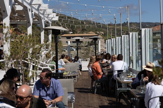 The Malibu Farm Cafe is a more casual dining option located at the Malibu Pier.