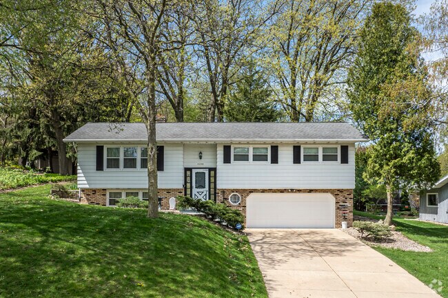 Lake View Hill's western portion also has some larger homes, with prices up to the mid-$400,000 range.