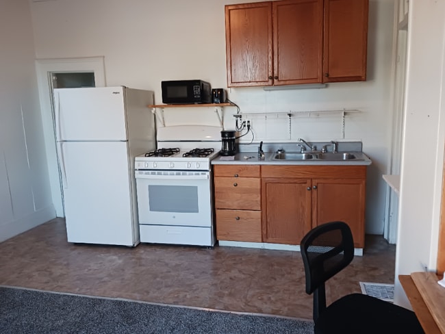 721 W Main St, Muncie, IN 47305 - photo 4