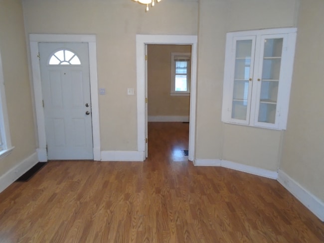 935 Baraga St NE, Grand Rapids, MI 49503 - photo 4