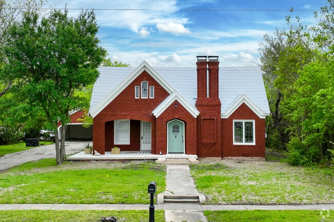House hunting in Greenville, TX can be an enjoyable experience for those wanting character.