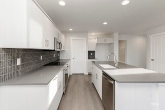 6817 S Old Farm Ave, Meridian, ID 83642