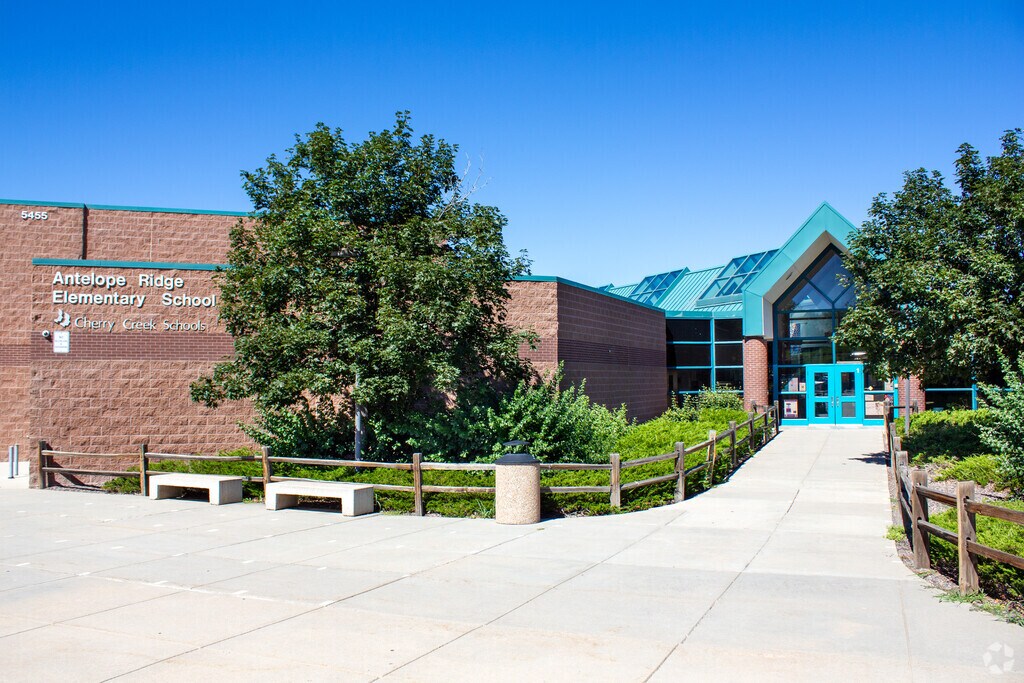 Antelope Ridge Elementary School building in Outer Aurora.
