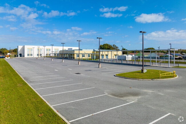 Sally Ride Elementary School provides ample parking and large student drop-off/pick-up areas.