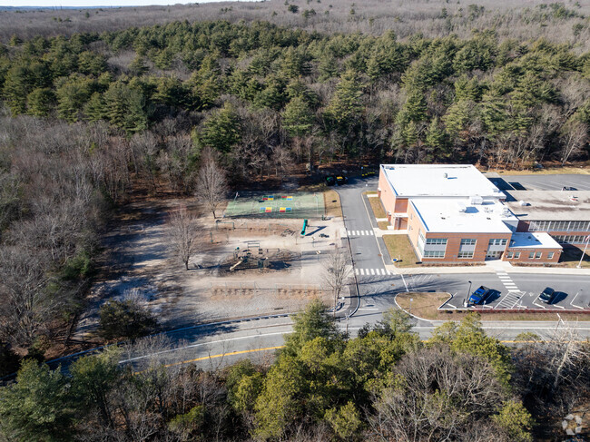 Old County Elementary, Smithfield: Where education meets inspiration.