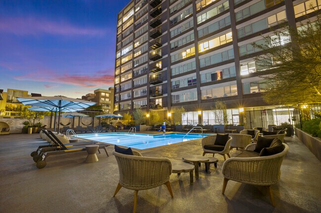 The View, Los Angeles, CA 90005 - photo 2