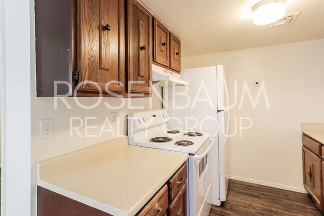 2625 N Alvernon Way unit d1, Tucson, AZ 85712 - photo 5