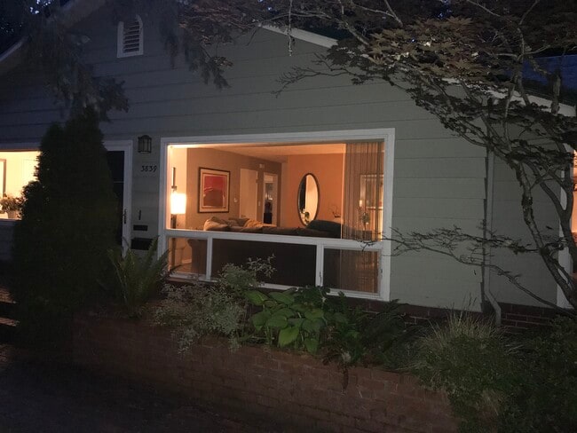 3839 SW Marigold St unit 3839 SW Marigold st, Portland, OR 97219 - photo 3