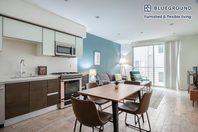 1611 S Beverly Glen Blvd unit FL3-ID80, Los Angeles, CA 90024 - photo 4