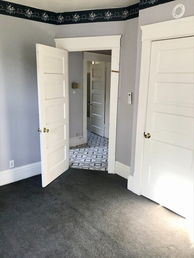 339 W Columbia St, Alliance, OH 44601 - photo 3