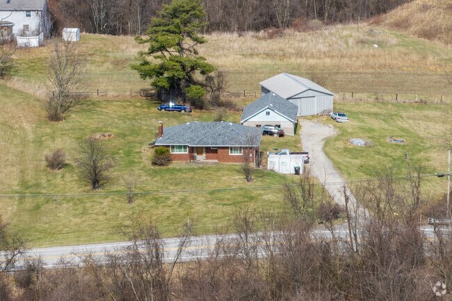 Ranch style homes are common along the roads of Somerset Township.