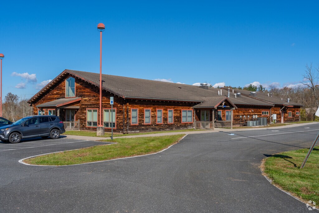 Jessie R Wagner Adventist Elementary School is a private school serving grades K-8.