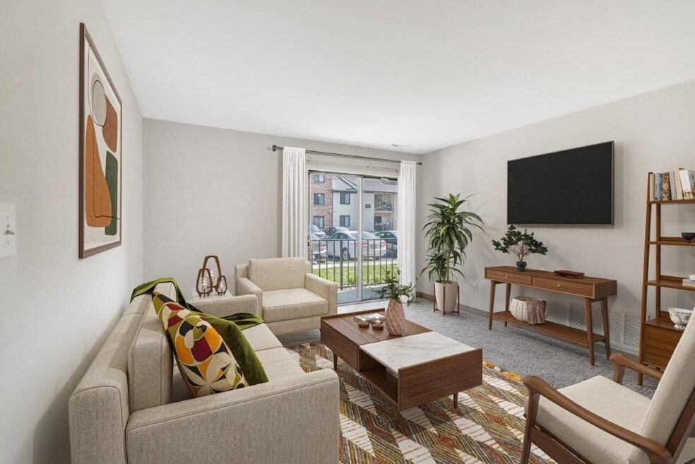 Cranbury Crossing Apartment Homes, East Brunswick, NJ 08816 - photo 1