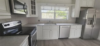 200 NW 9th St, Boca Raton, FL 33432