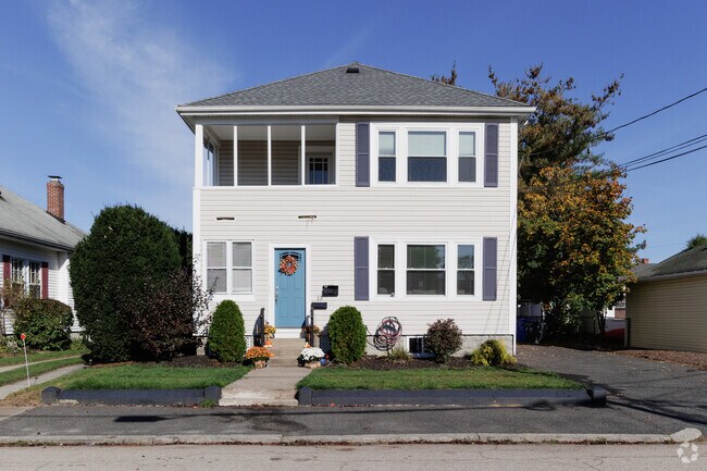 American Foursquare homes provide plenty of space for growing families in Woodlawn.