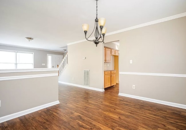 10420 Meadow Crest Ln, Alpharetta, GA 30022 - photo 6