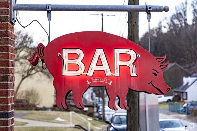 Hog's Head Bar and Grill is the only popular food spot in Reserve Township.