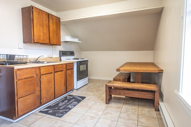 UNIT B KITCHEN