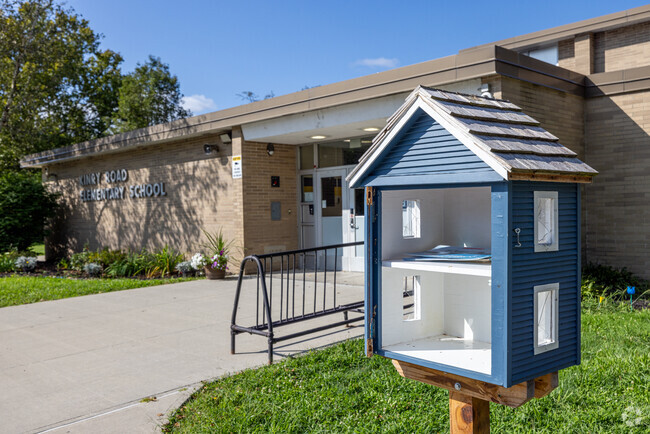 50% of students are at least proficient in reading at Kinry Road Elementary School.