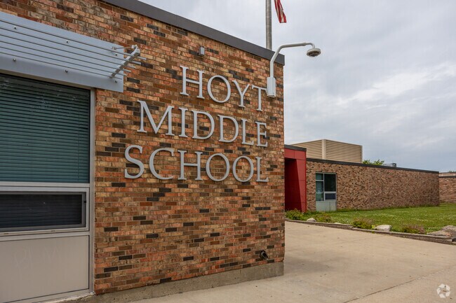 Hoyt Middle School serves Gray's Woods younger students