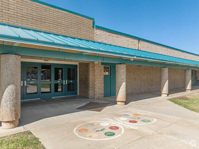 Joseph P. Spracale Elementary offers a friendly campus for students in Tempe.