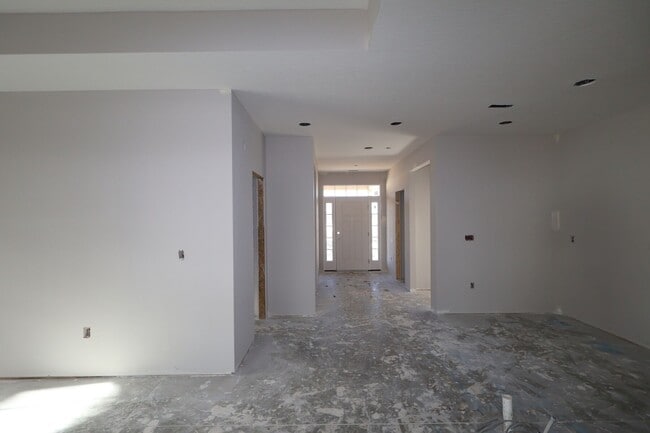 4539 Corsican E, Hilliard, OH 43026 - photo 3