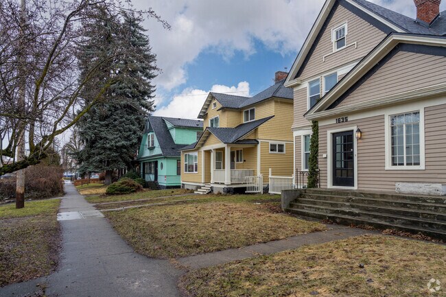 Colorful homes are located close to downtown Spokane.