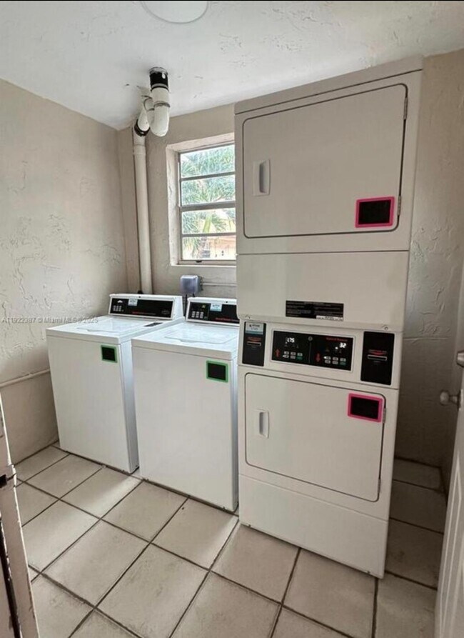 Benway Villas unit Royal Palm, Hialeah, FL 33012 - photo 3